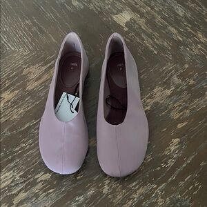 Zara Women's Mauve Flats